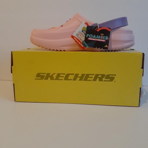 NEW! Women’s Spongebob SquarePants Skechers Fomies - Picture 2 of 4